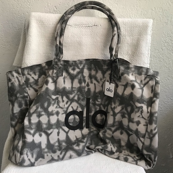 ALO Yoga Handbags - Alo Yoga bag